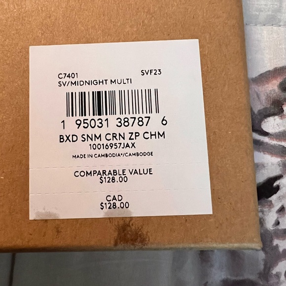 Coach Boxed Corner Zip Wristlet With Snowman Print Silver/Midnight With Charms - Picture 7 of 7